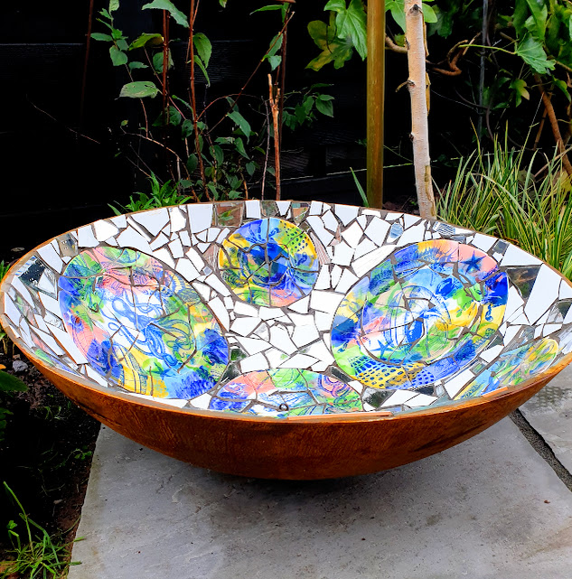 'Rockpool' Solar Mosaic Patio Fountain - Image 2